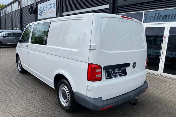 Hvid VW Transporter fra 2019
