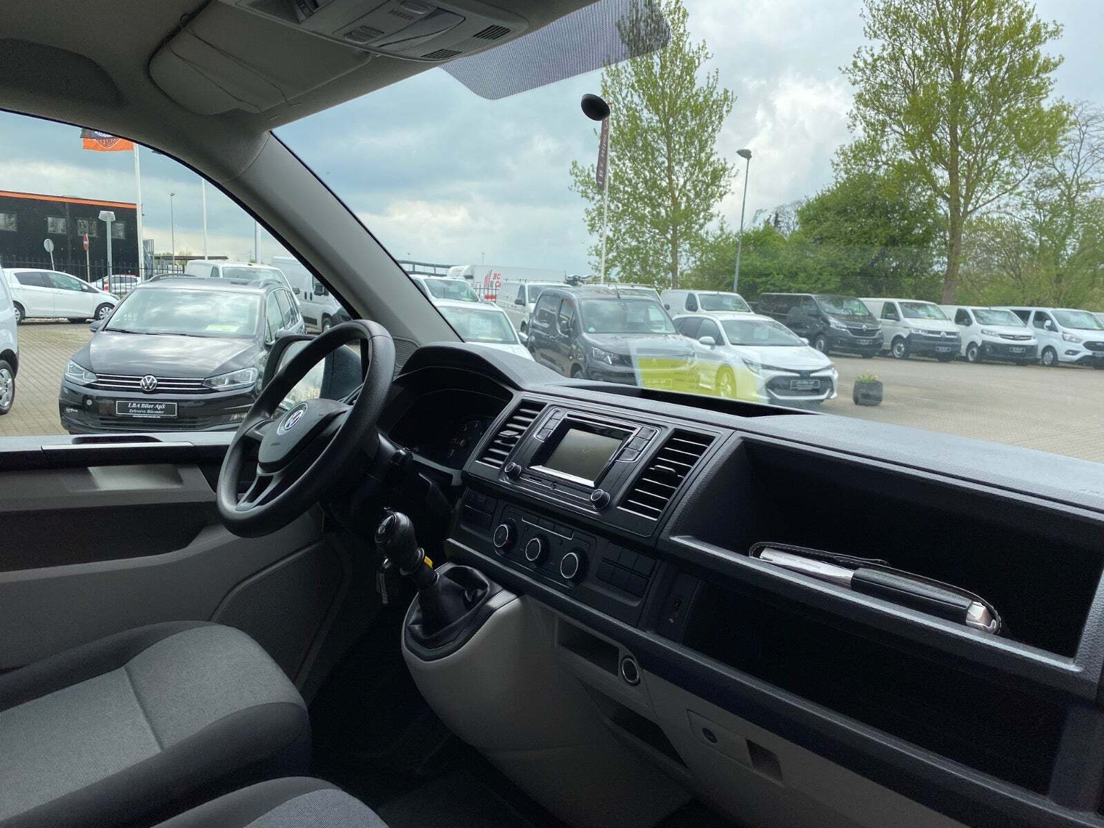 Hvid VW Transporter fra 2019