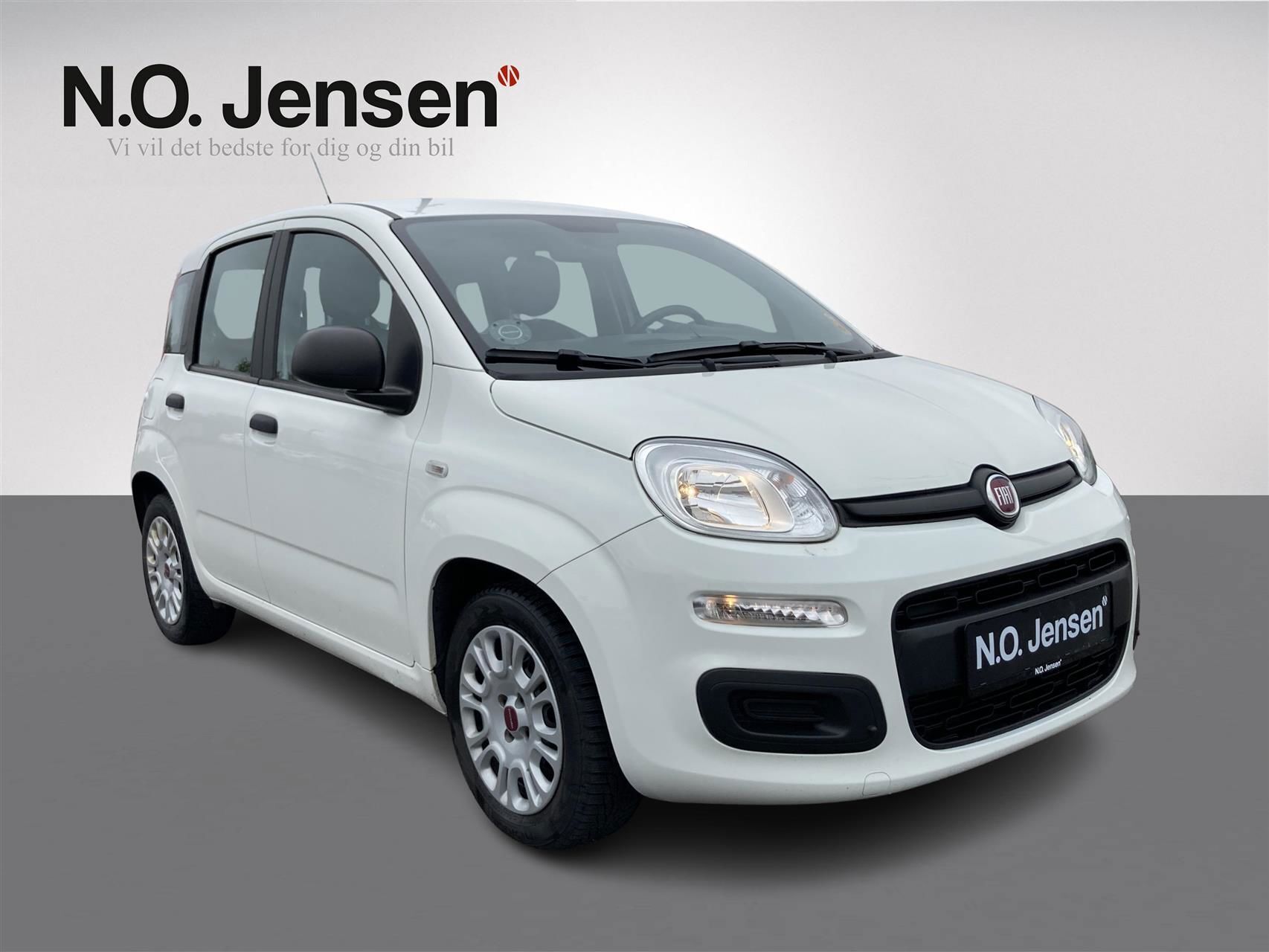 Hvid Fiat Panda fra 2020 set udefra