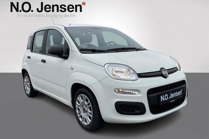 Hvid Fiat Panda fra 2020 set udefra