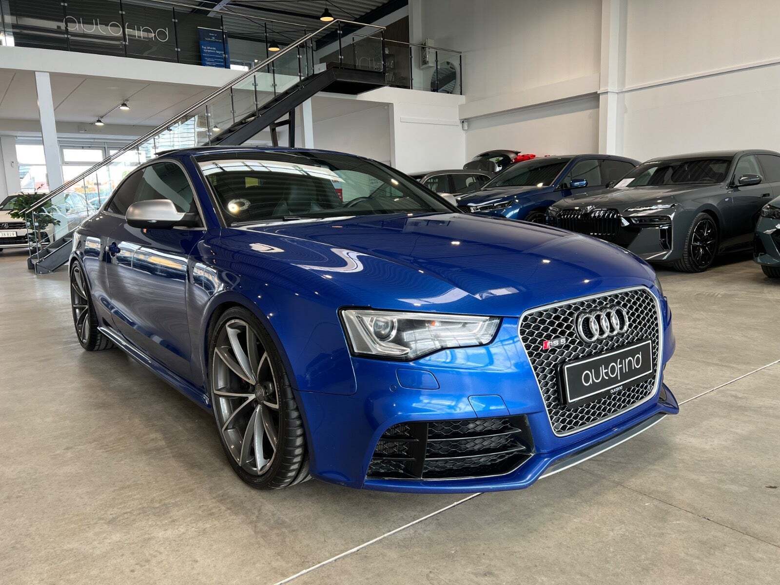 Blå Audi RS5 fra 2012 set udefra