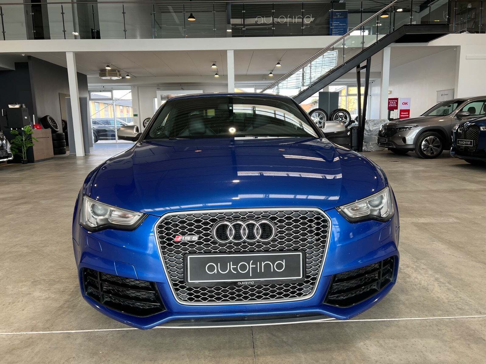 Blå Audi RS5 fra 2012