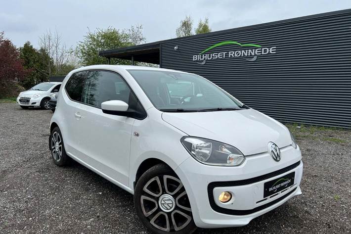 Hvid VW UP! fra 2013 set udefra