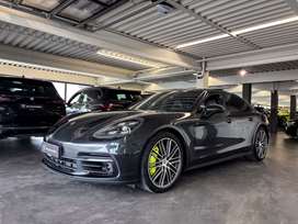 Porsche Panamera 4