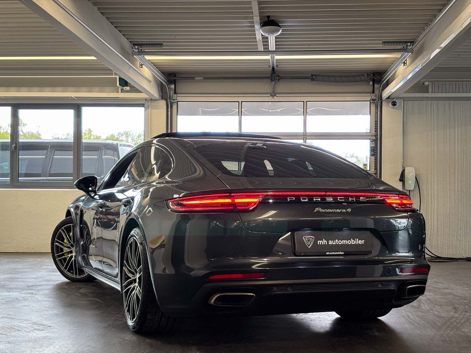 Porsche Panamera 4