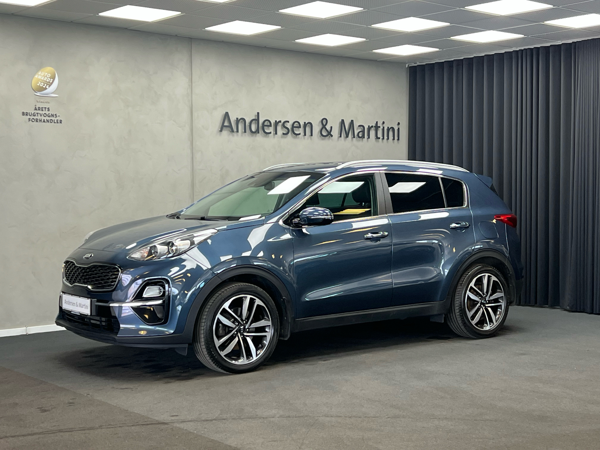 Blå Kia Sportage fra 2018 set udefra