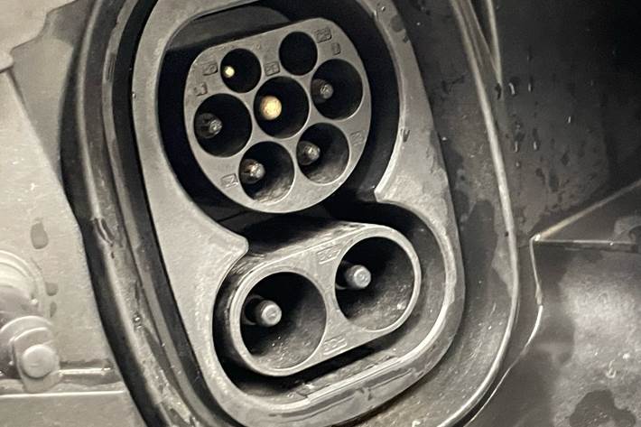 Grå Skoda Enyaq iV fra 2021