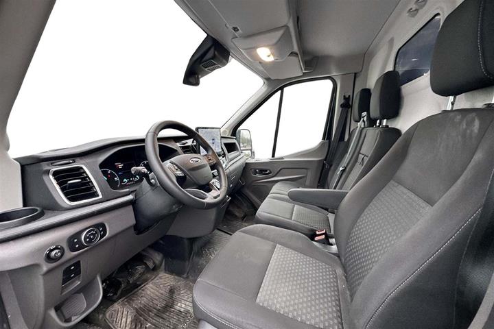 Beige Ford E-Transit 390 L2 Van fra 2022 set indefra