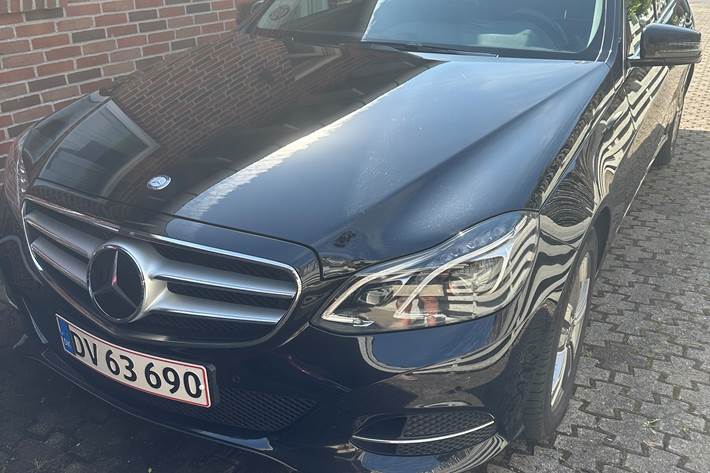 Sort Mercedes E-Klasse fra 2014