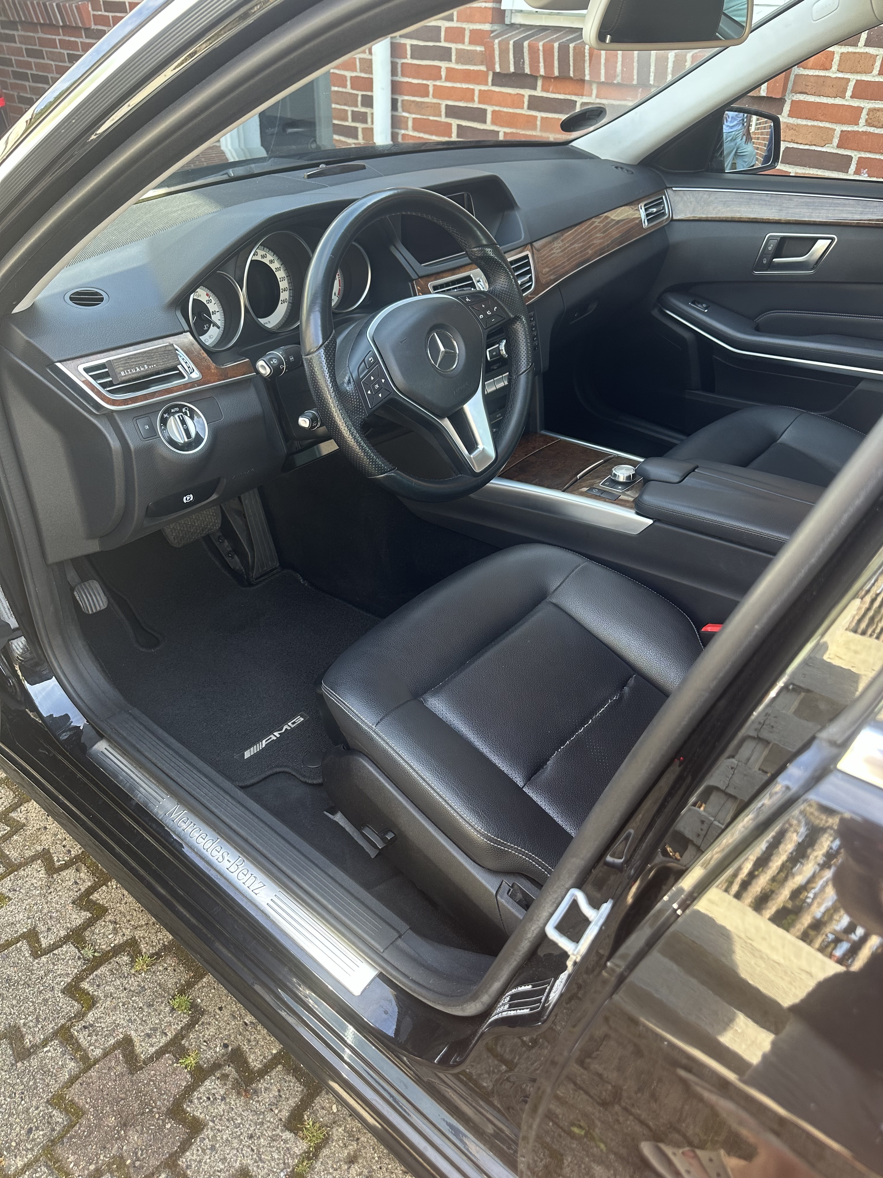 Mercedes E-Klasse 2,1 220 BlueTEC Sedan 7G-TRONIC PLUS