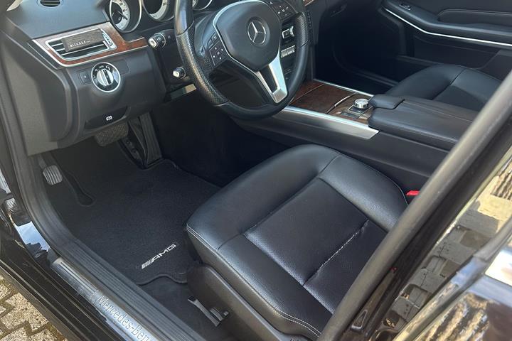 Sort Mercedes E-Klasse fra 2014