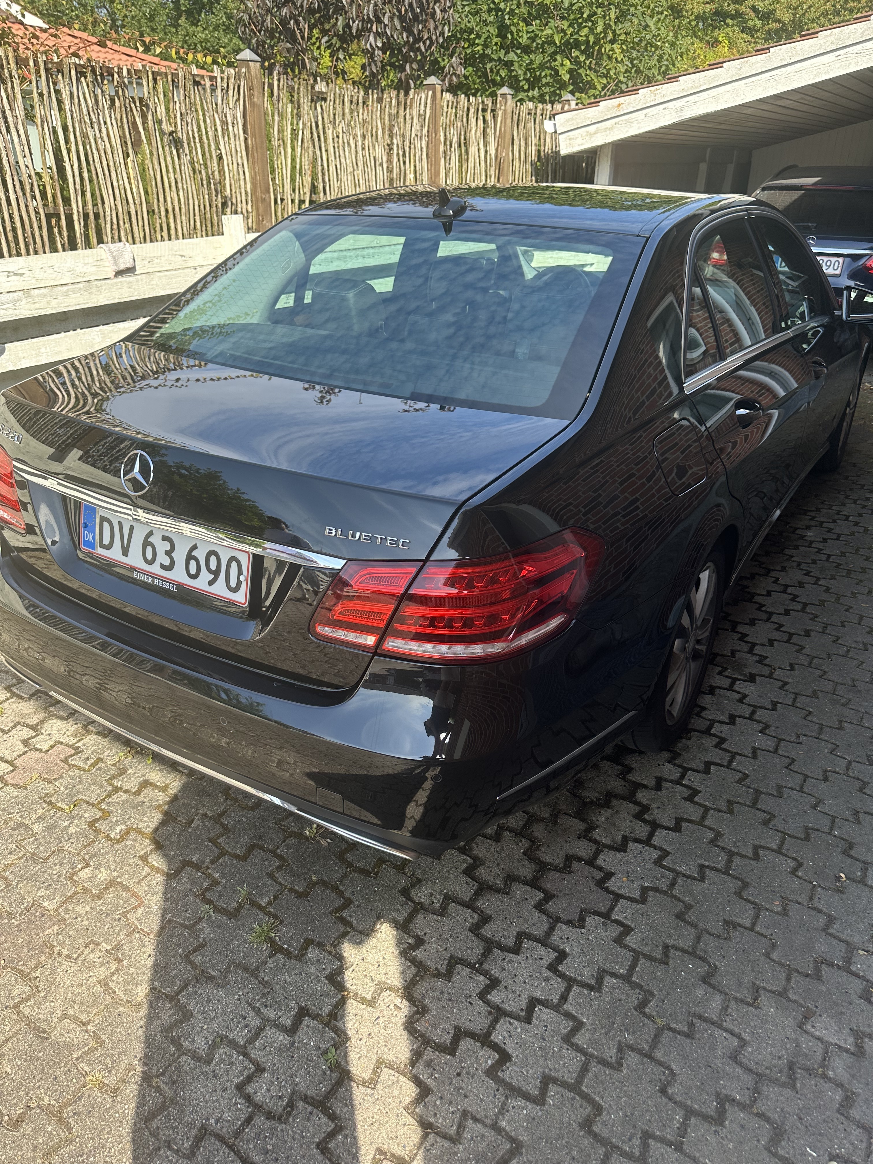 Sort Mercedes E-Klasse fra 2014