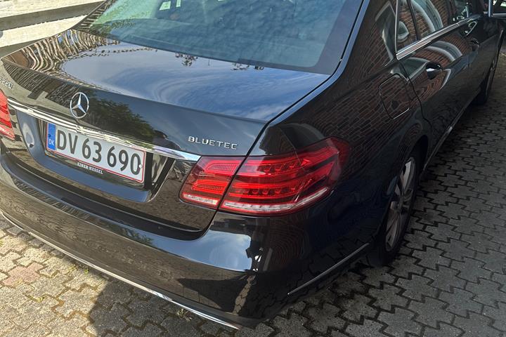 Sort Mercedes E-Klasse fra 2014