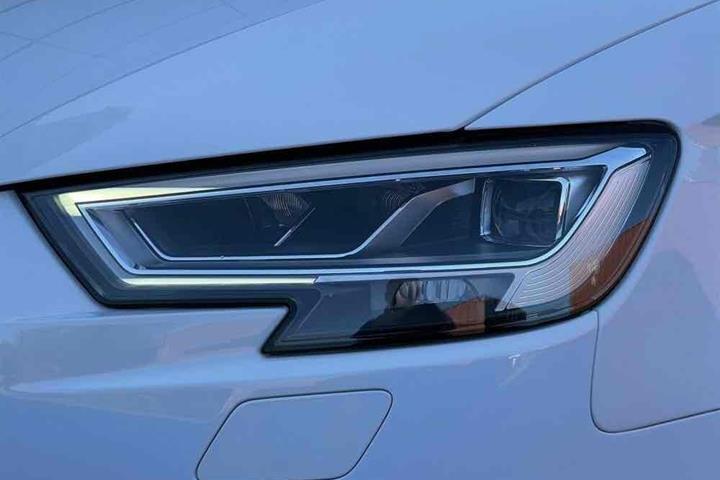 Hvid Audi A3 Sportback fra 2017
