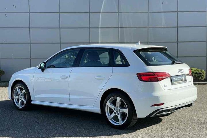 Hvid Audi A3 Sportback fra 2017