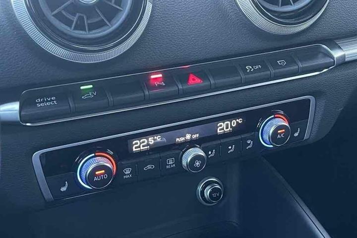 Hvid Audi A3 Sportback fra 2017