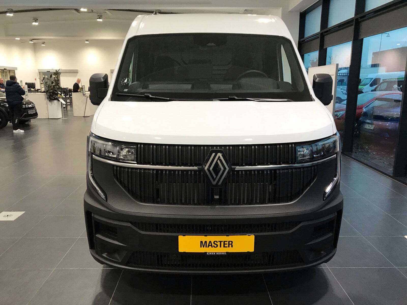 Renault Master V T35 2,0 dCi 150 L3H2 Kassevogn Tekno