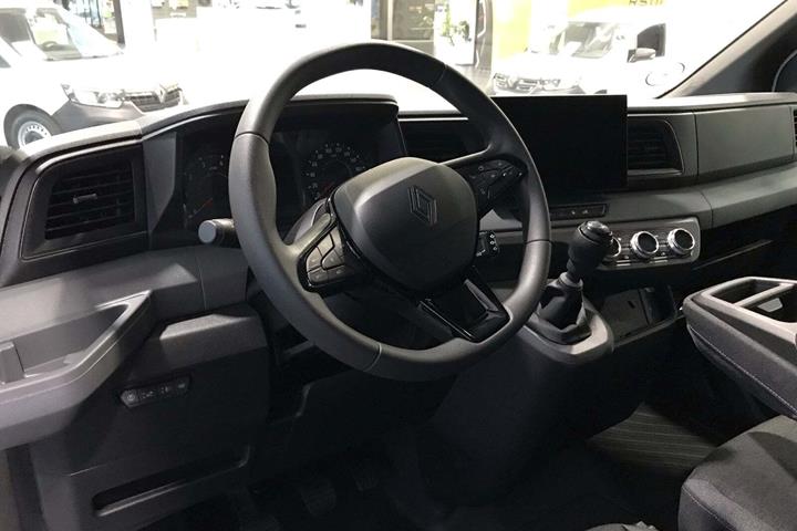 Beige Renault Master V T35 fra 2025 set indefra