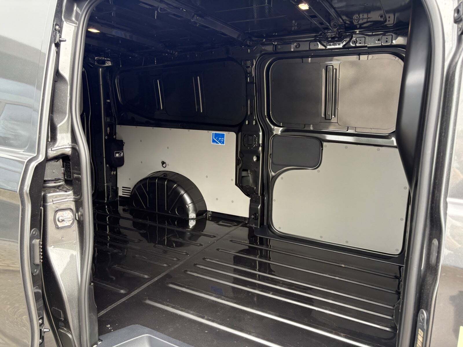 VW Transporter 2,0 TDi 150 Comfort Kassevogn aut. LWB