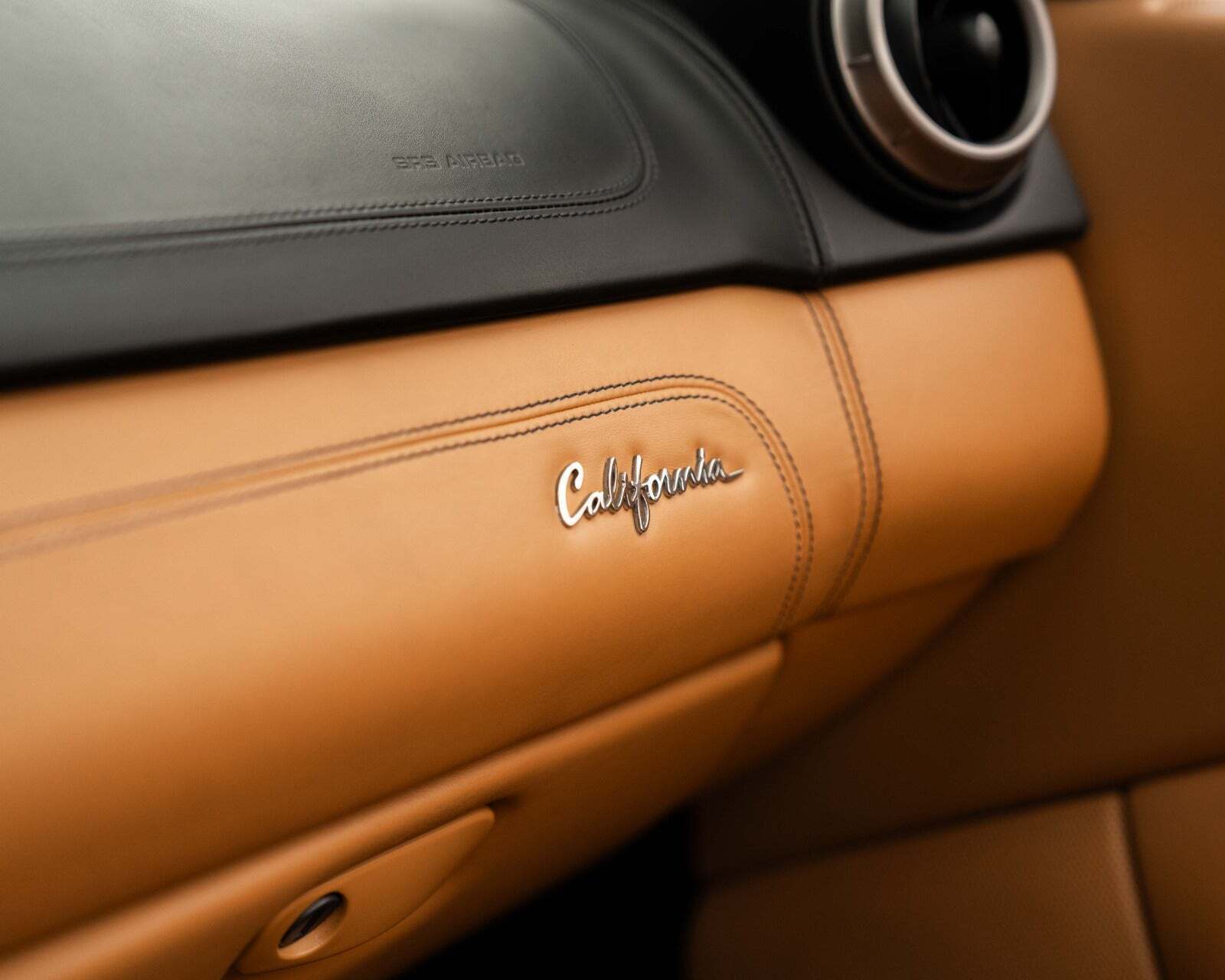 Sort Ferrari California 30 fra 2014