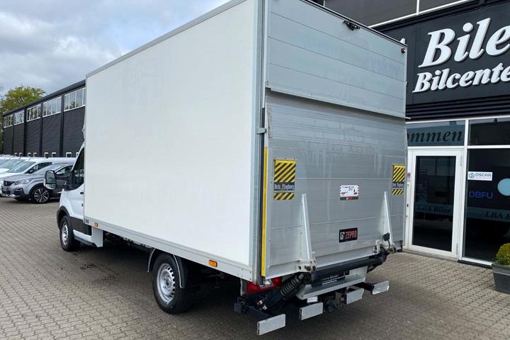 undefined Ford Transit 350 L3 Chassis fra 2021 set udefra