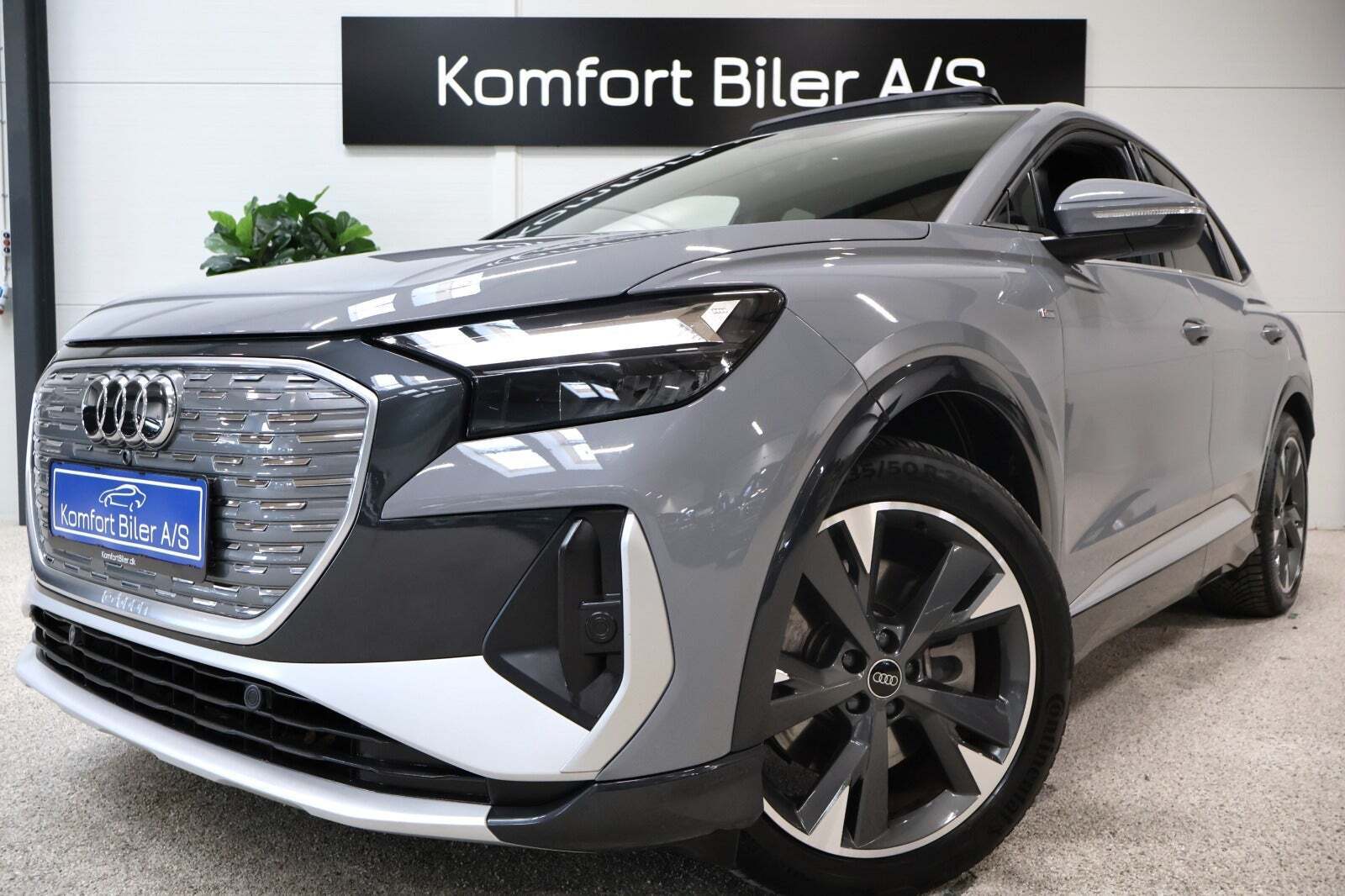 Grå Audi Q4 e-tron fra 2022