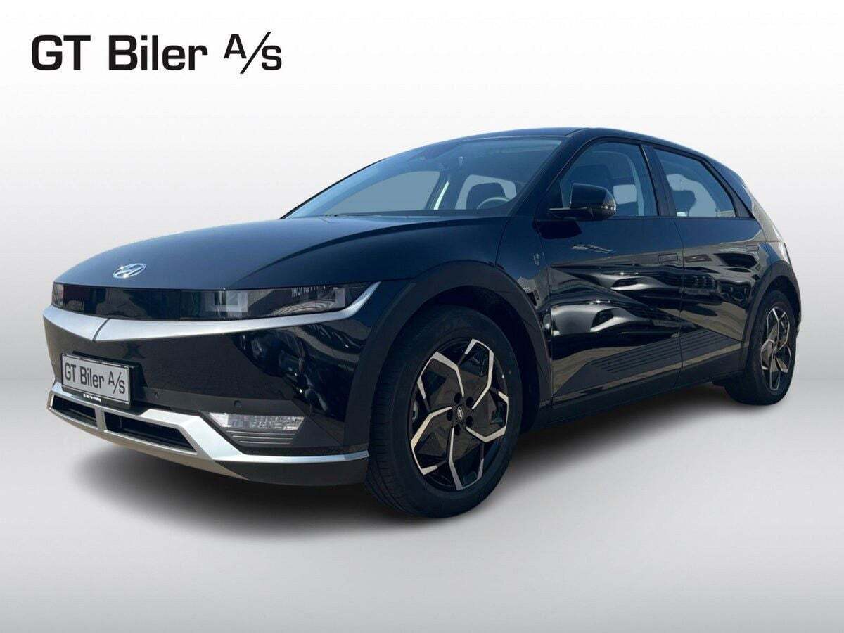 Sort Hyundai Ioniq 5 fra 2022 set udefra