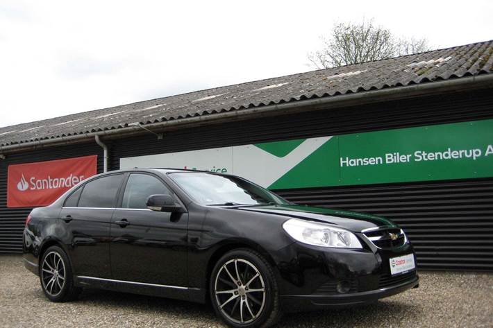 Sort Chevrolet Epica fra 2010 set udefra