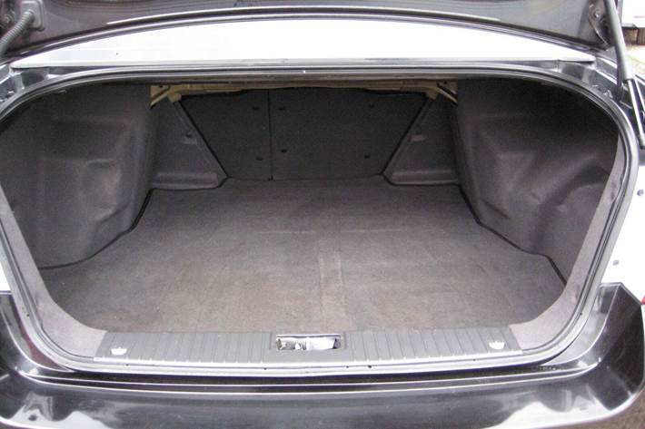 Sort Chevrolet Epica fra 2010