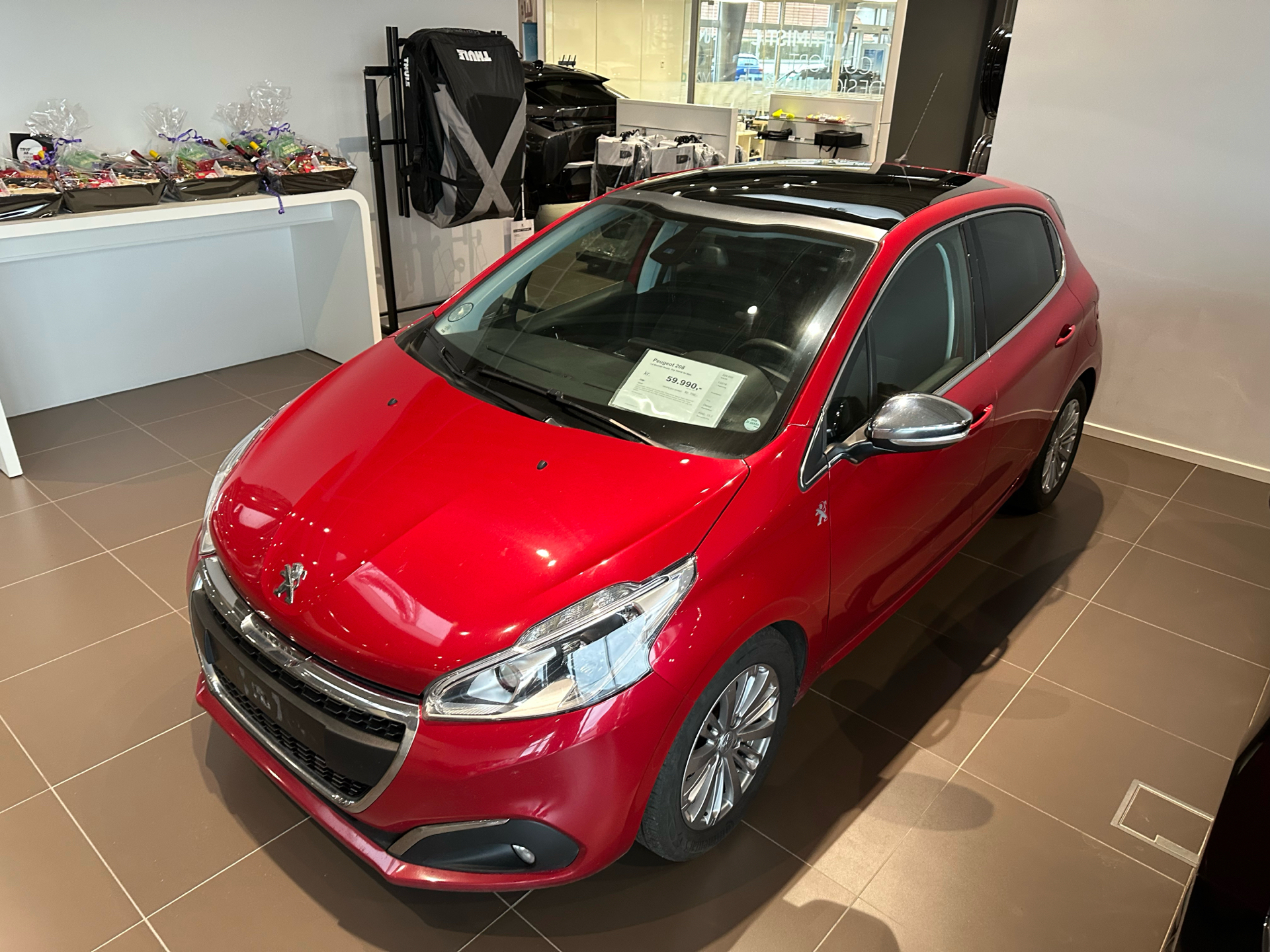 Rød Peugeot 208 fra 2018