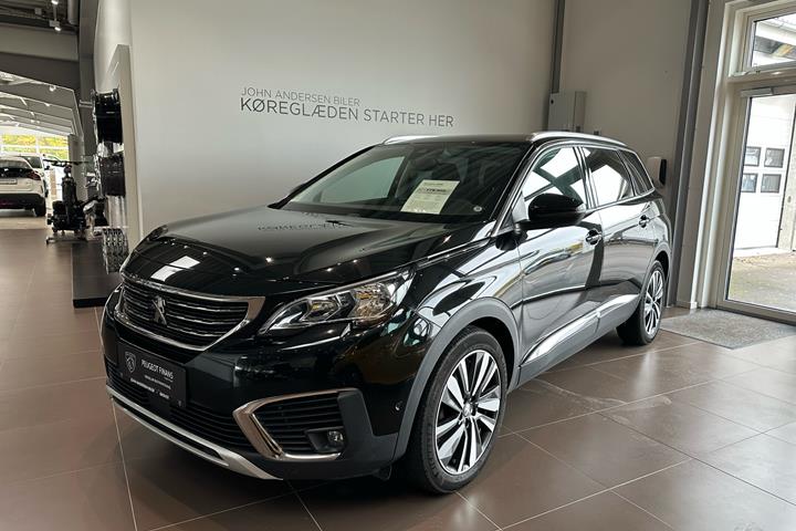 Sort Peugeot 5008 fra 2018 set udefra