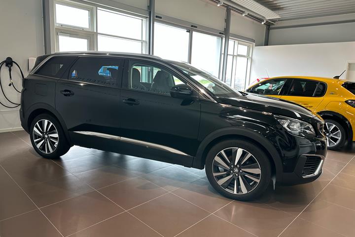 Sort Peugeot 5008 fra 2018