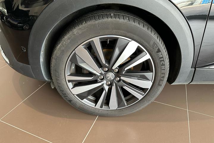 Sort Peugeot 5008 fra 2018