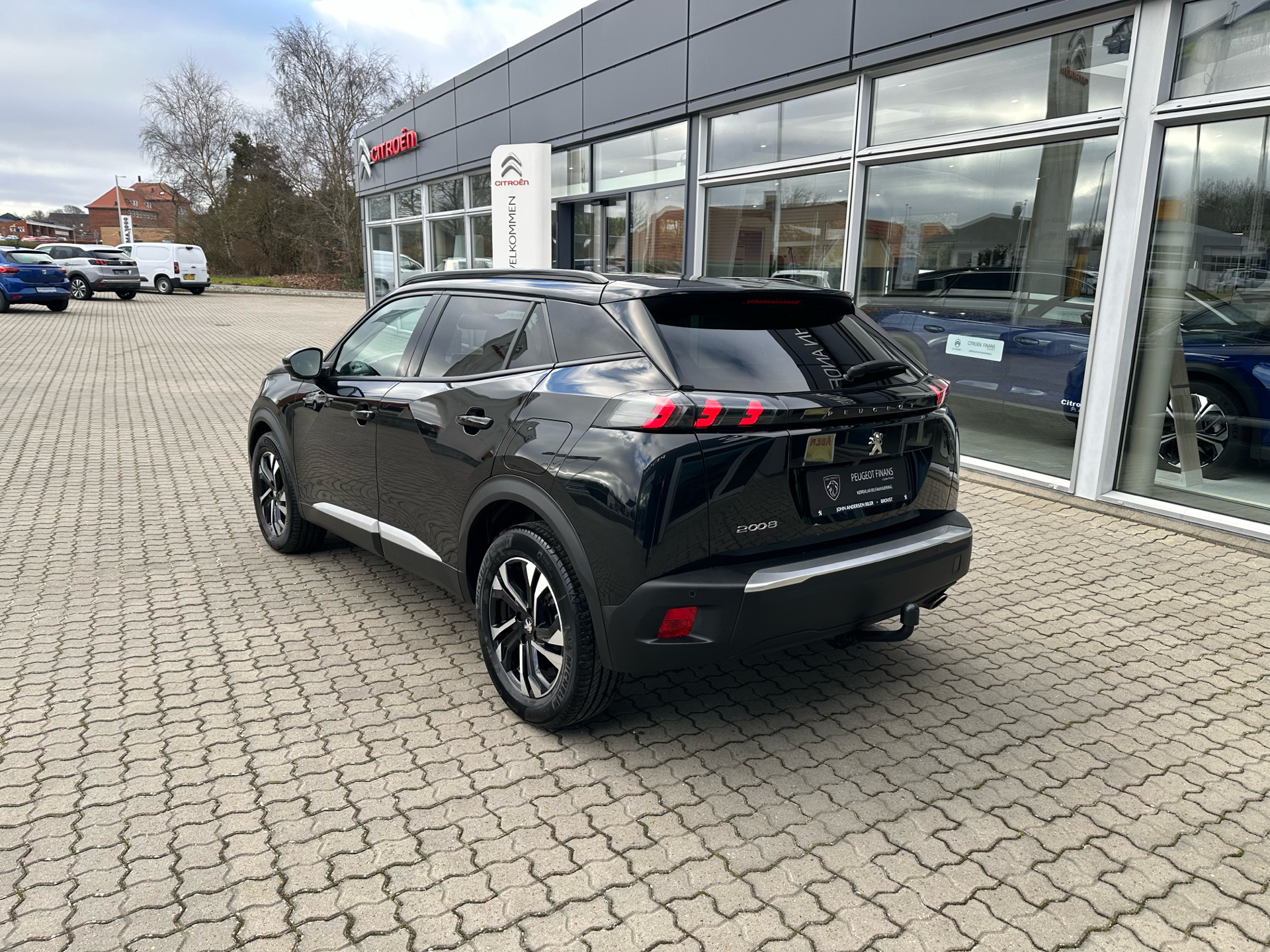 Sort Peugeot 2008 fra 2021