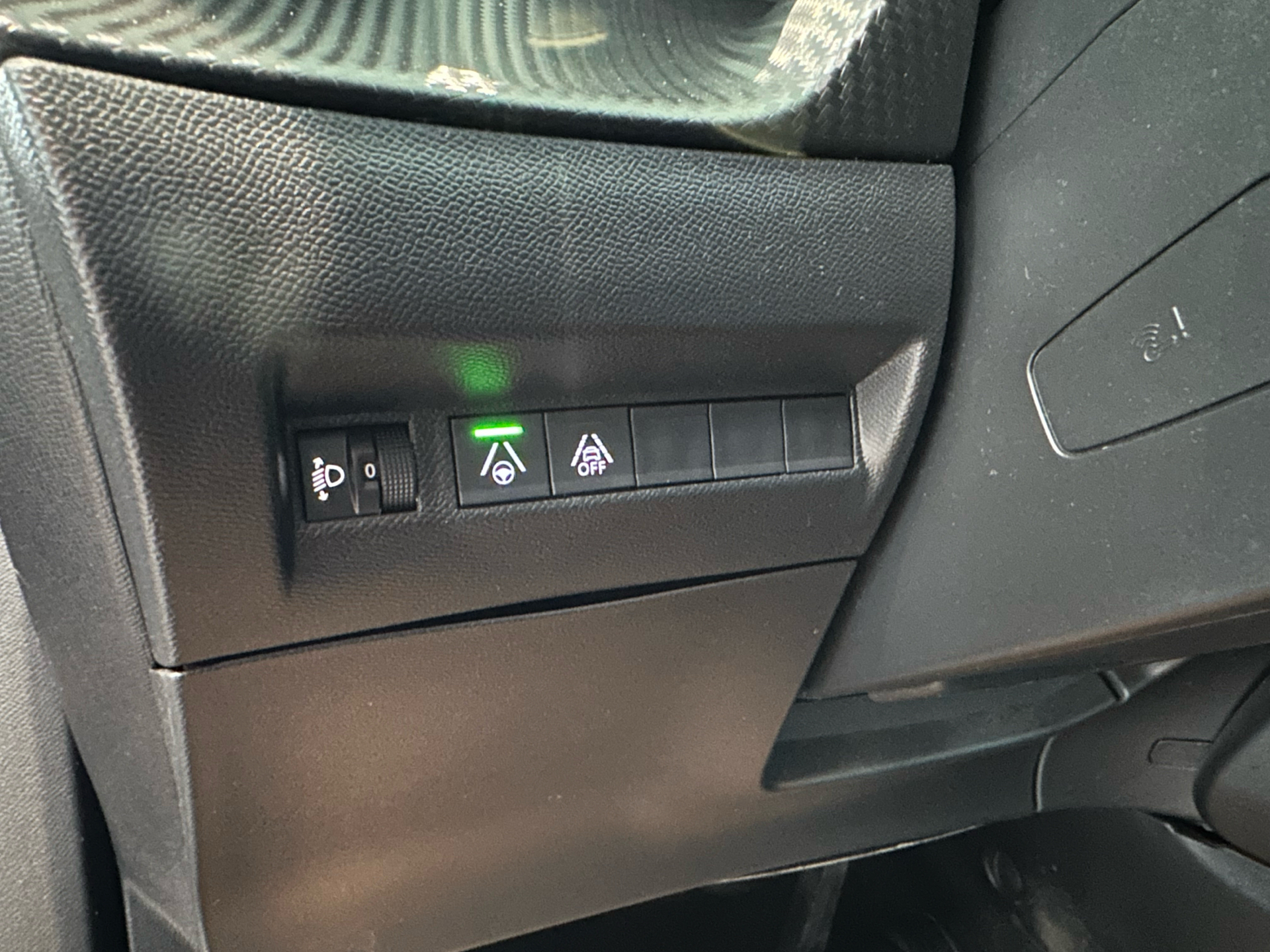 Sort Peugeot 2008 fra 2021