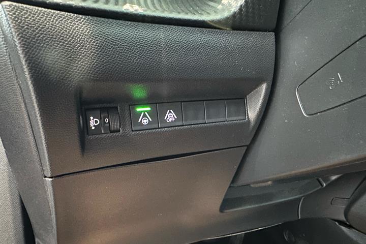 Sort Peugeot 2008 fra 2021