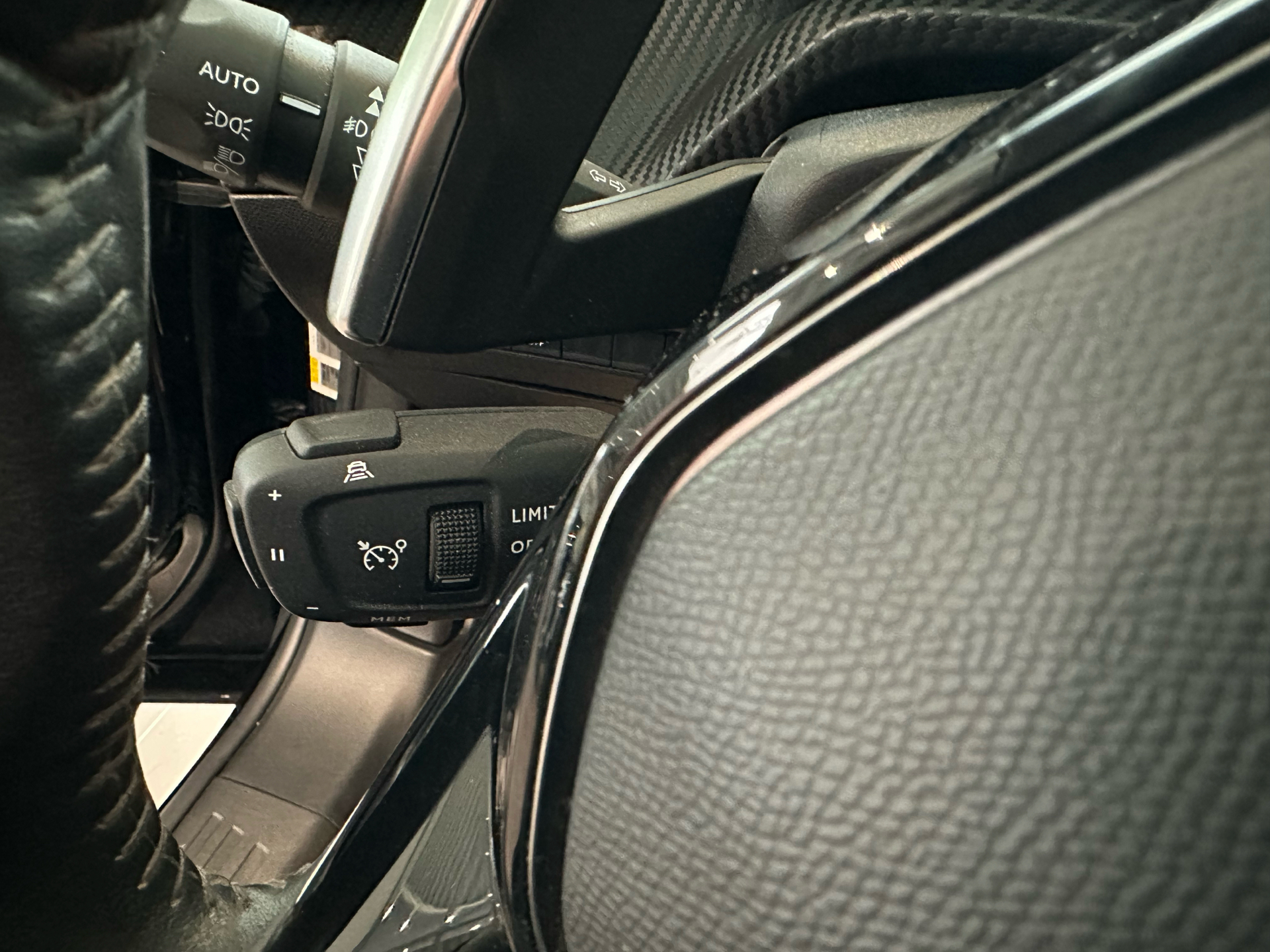 Sort Peugeot 2008 fra 2021