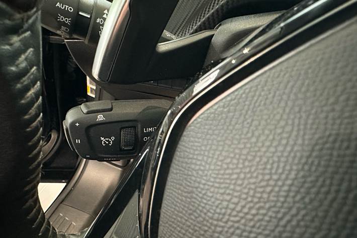 Sort Peugeot 2008 fra 2021