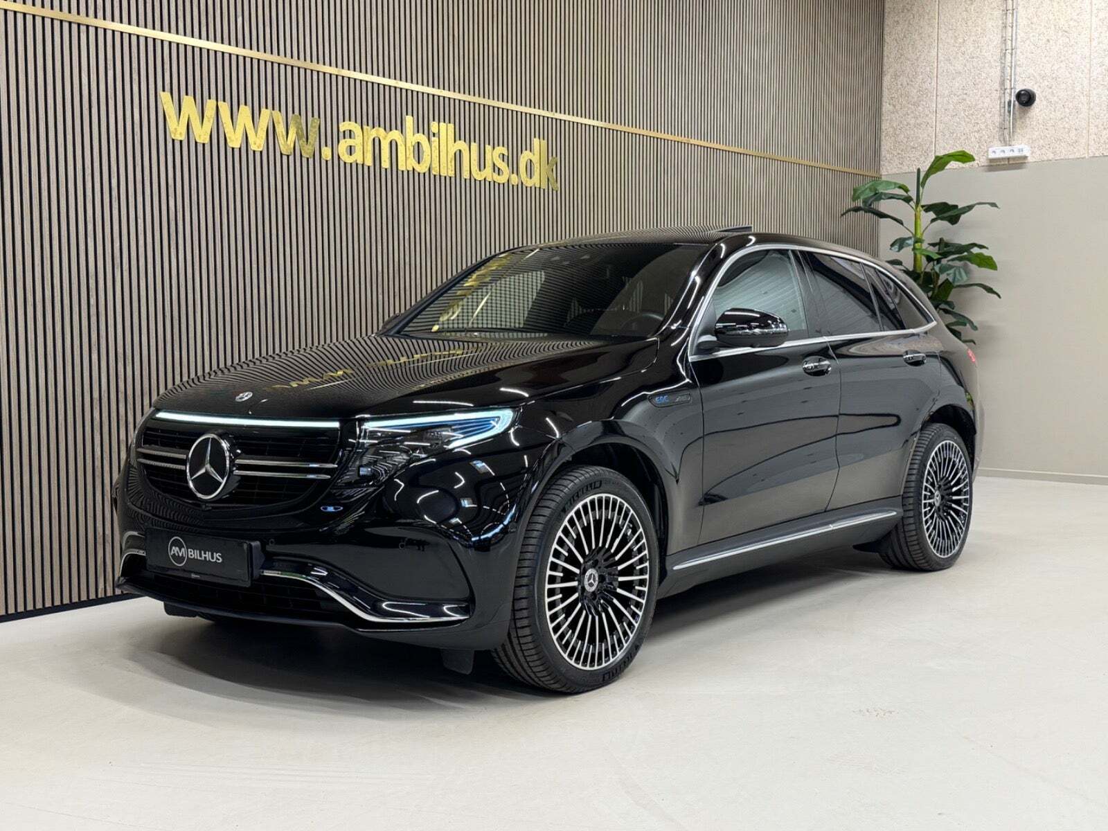 Sort Mercedes EQC400 fra 2023