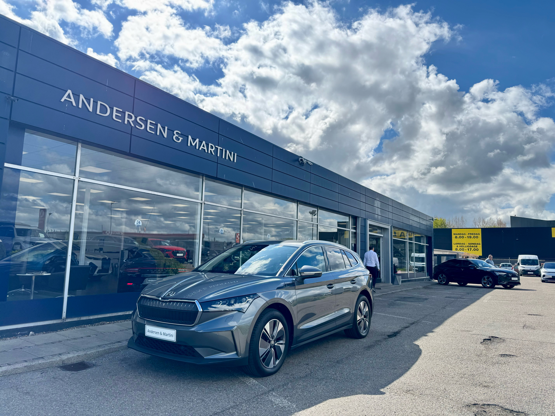 Grå Skoda Enyaq iV fra 2023