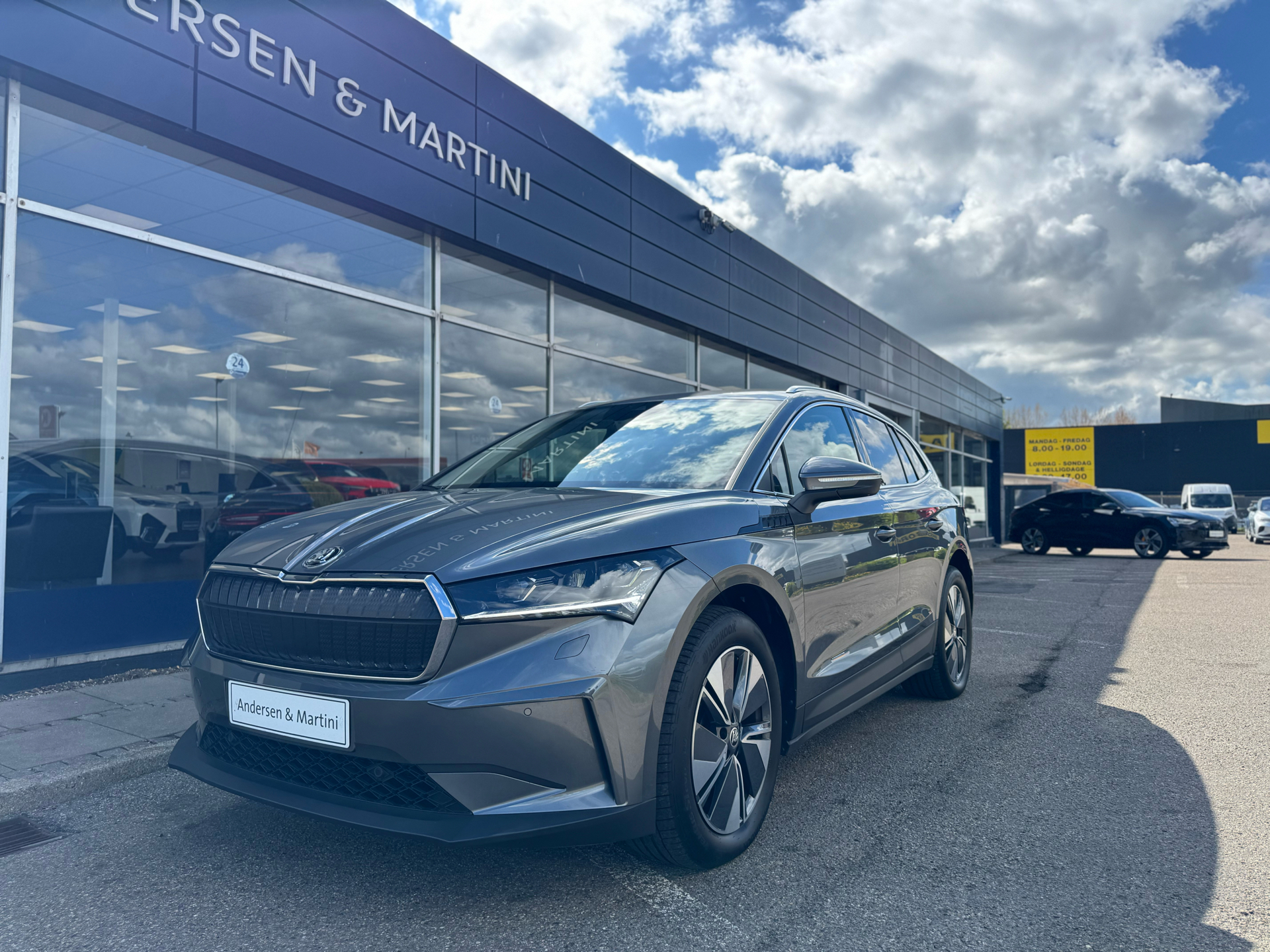 Grå Skoda Enyaq iV fra 2023