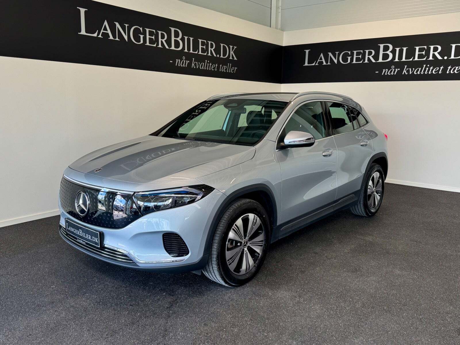 Sølv Mercedes EQA250 fra 2024