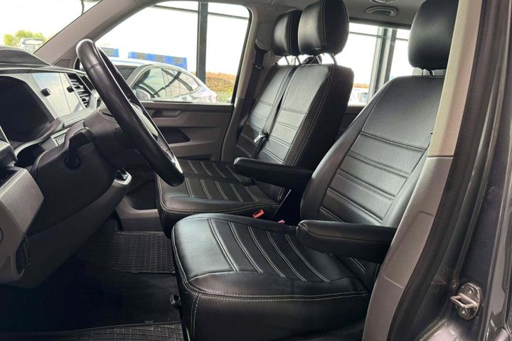 undefined VW Caravelle fra 2021 set indefra