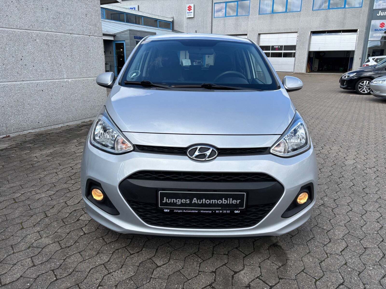 Sølv Hyundai i10 fra 2015