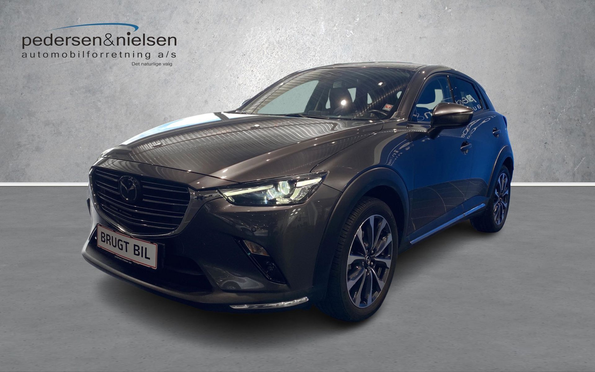 Grå Mazda CX-3 fra 2019 set udefra