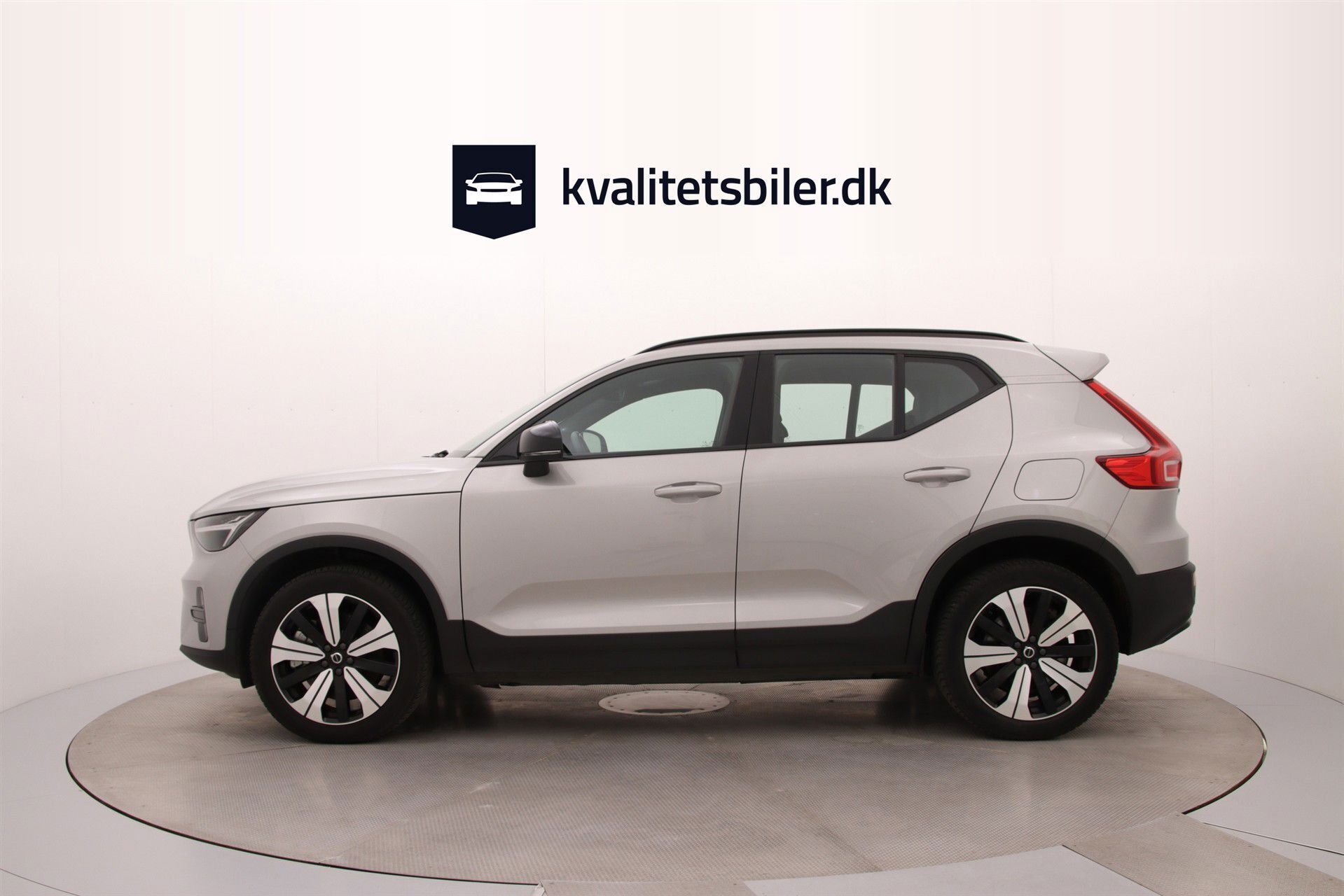 Sølv Volvo XC40 fra 2022