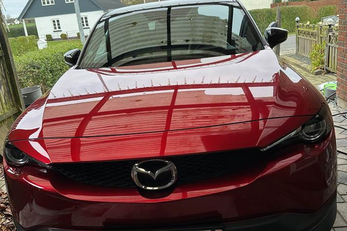 Rød Mazda MX-30 fra 2021