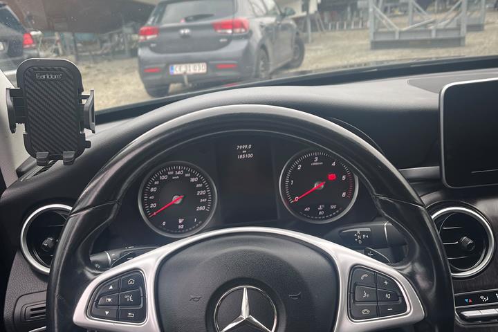 Sort Mercedes C-Klasse fra 2015