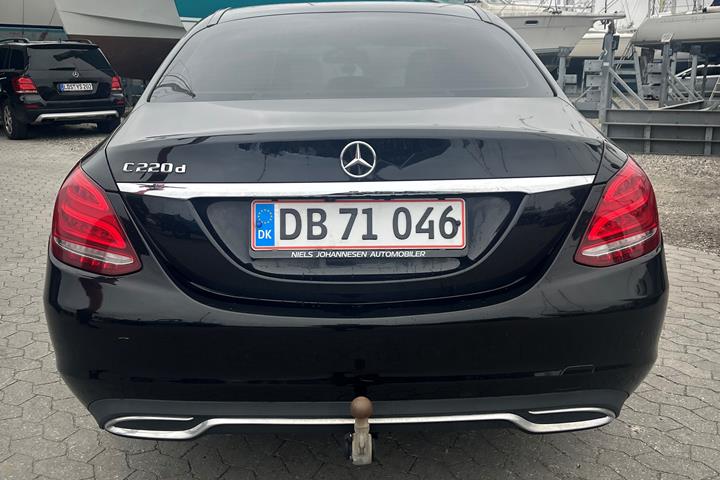 Sort Mercedes C-Klasse fra 2015