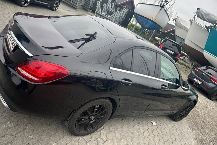 Sort Mercedes C-Klasse fra 2015